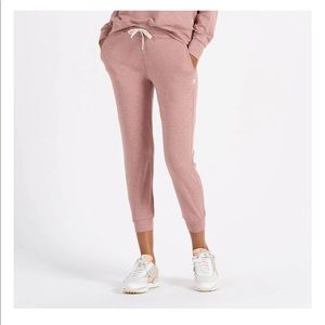 Vuori Performance Jogger in Burnt Clay